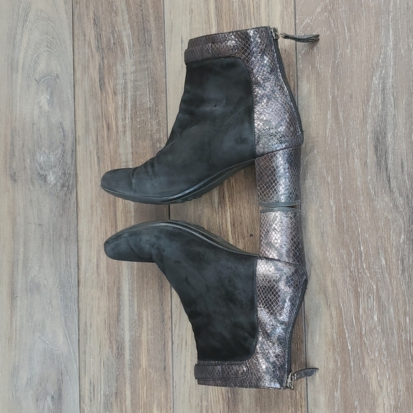 Aquatalia by Marvin K Takeout Ankle booties block high heels shoes sz 9.5 - Picture 8 of 14